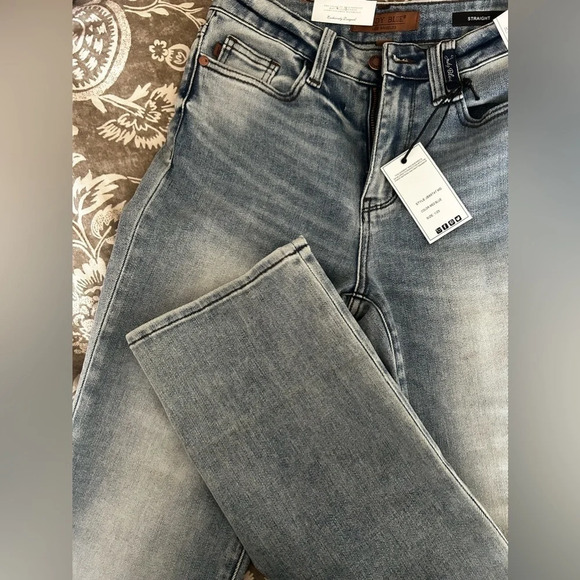 Judy Blue Vintage Straight Rolled Cuff Jean - Picture 13 of 14